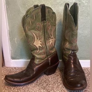 Ariat Women’s Snip Toe Cowgirl Boots Size 7B
